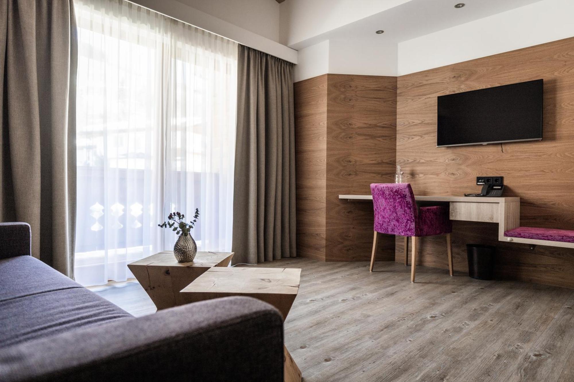 Hotel Sonnegg ザールバッハ・ヒンターグレム エクステリア 写真